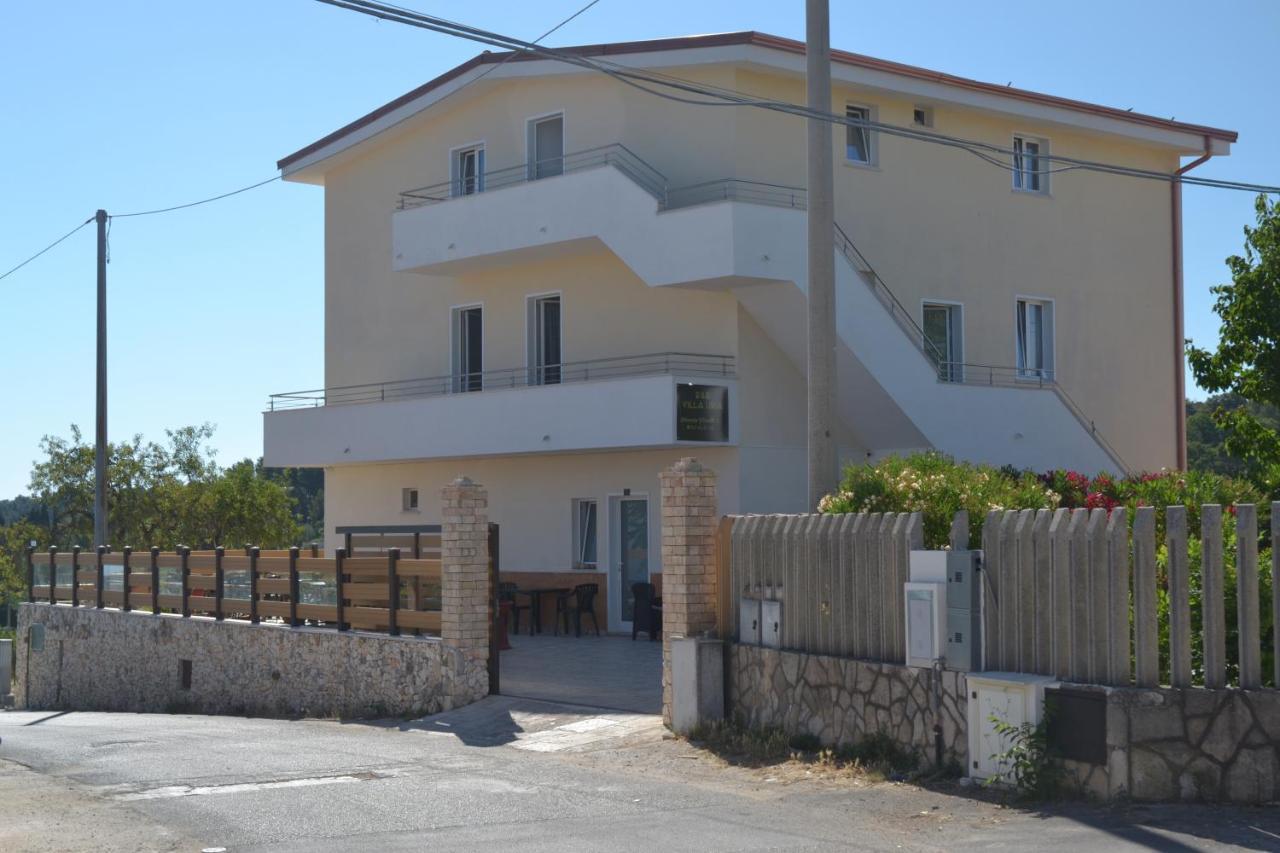 Villa Uria Monolocali Con E Senza Angolo Cottura Ischitella Exterior photo